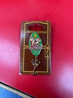 Disney Resort Key LE 750 Pin. Fort Wilderness Resort & Campground Room 1971 Chip