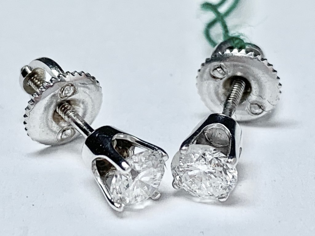 Diamond Stud Earrings Walt's Pawn & Jewelry Buyer